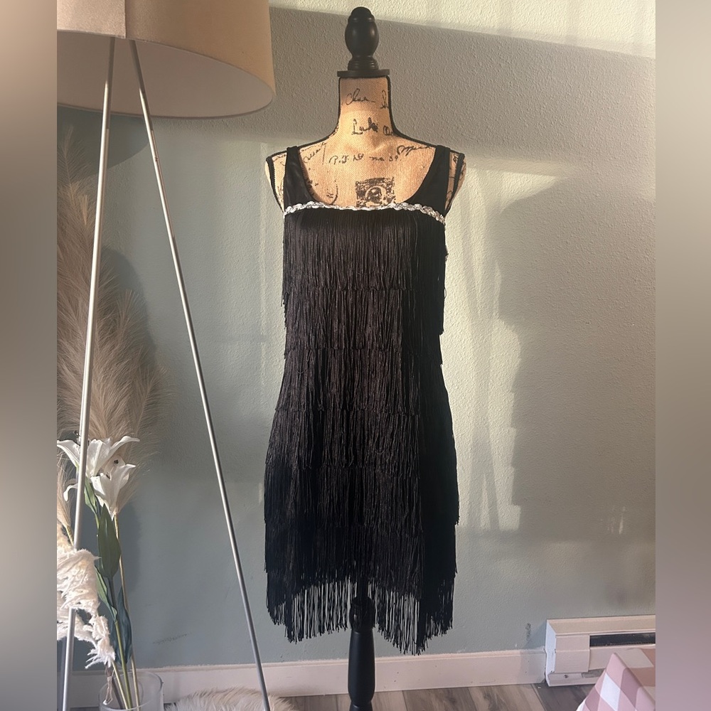 Pre-Loved Black Fringe Dress – 1920s Vibe!